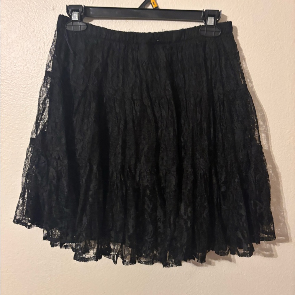 Chic Black Lace Skater Skirt
